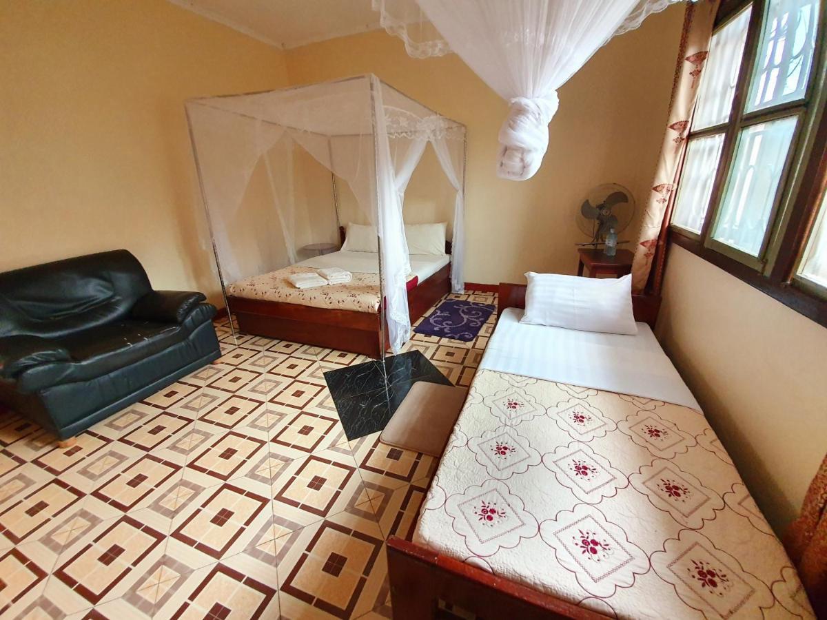Annas Bed And Breakfast Entebbe Ngoại thất bức ảnh