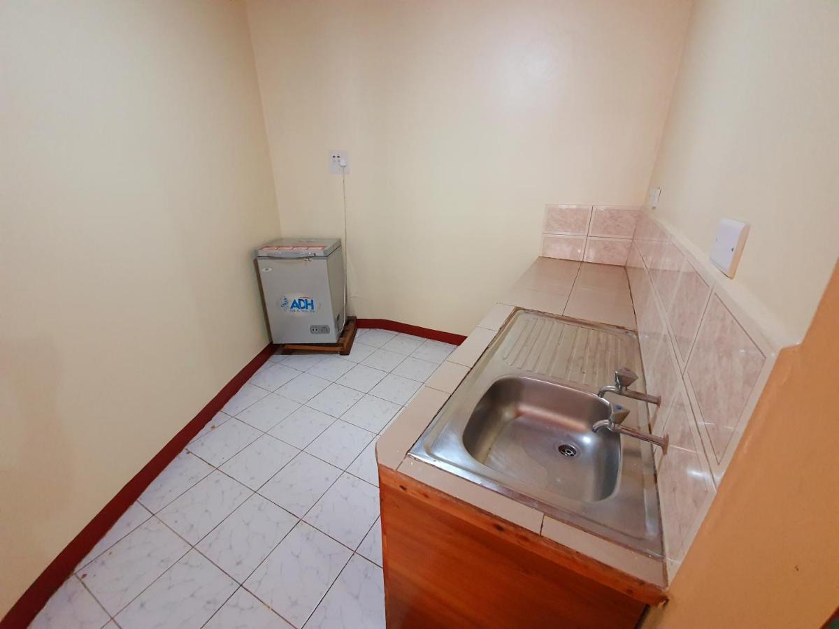 Annas Bed And Breakfast Entebbe Ngoại thất bức ảnh