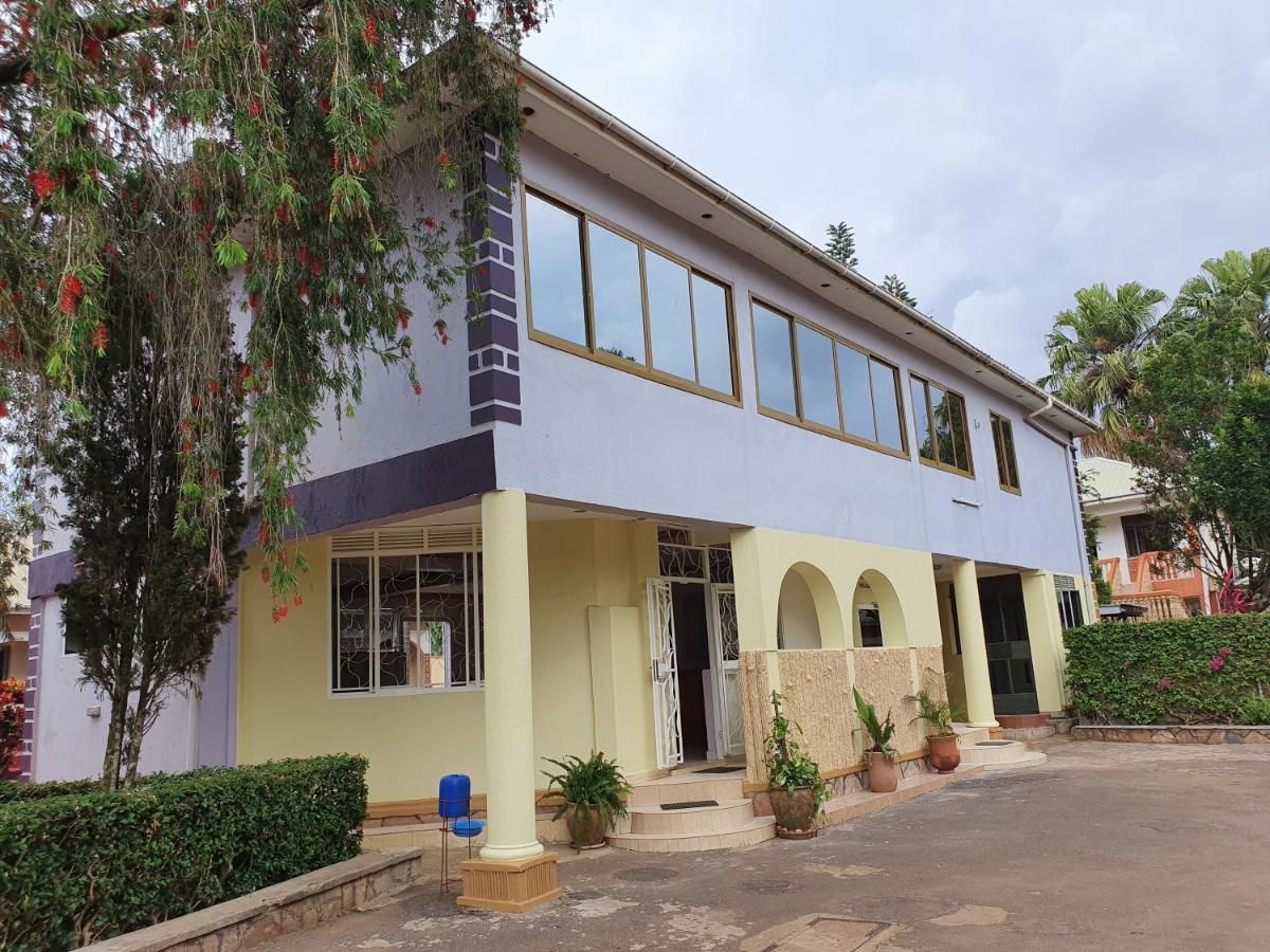 Annas Bed And Breakfast Entebbe Ngoại thất bức ảnh